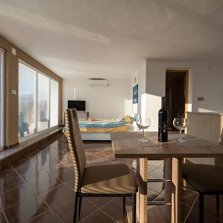 Apartmani Juliana Gornji Karin Exterior photo
